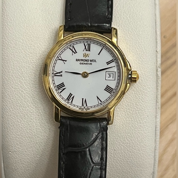 Raymond Weil Geneve Ladies Watch Ultra Rare 18K Gold Plated Case White Dial - Picture 3 of 17
